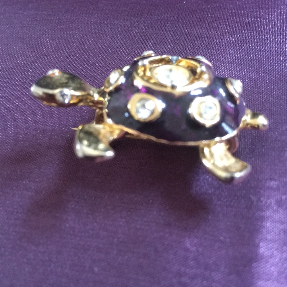 Turtle Pin Brooch - Picture 4 of 4